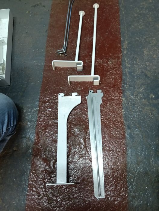 Sprzedam wieszaki garażowe