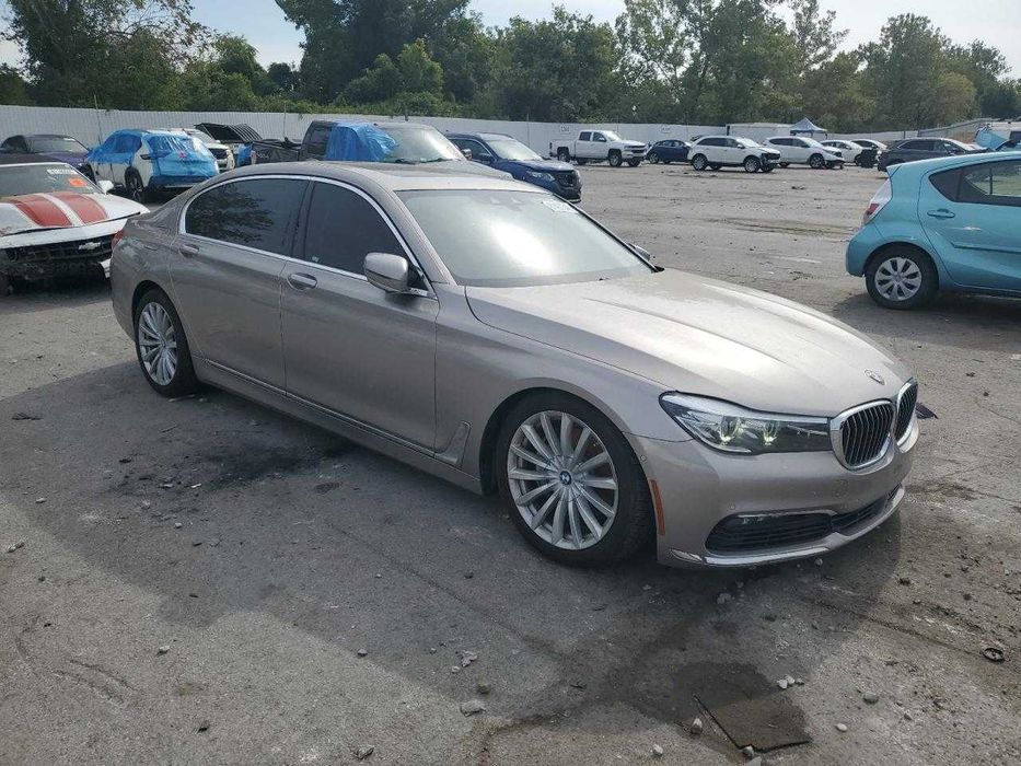 В дорозі BMW 7 G12 740Li 2017 B58