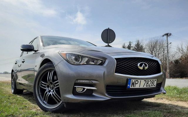 Infiniti Q50, 3.7 V6, 333km, 4x4