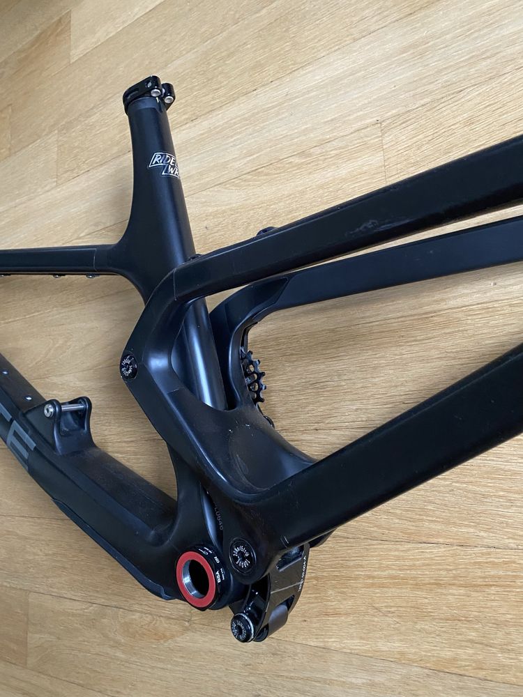 Deviate Highlander rama 150 HighPivot 29" Large Enduro Trai Carbon