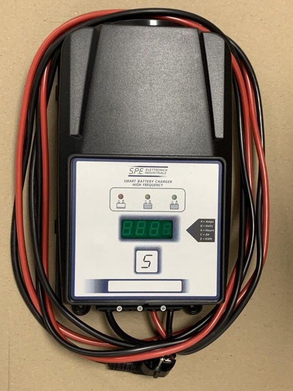 Зарядний пристрій SPE(Італія) модель CBHF2-XP, 24V, 40A