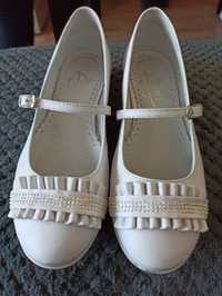 R. 33 buty komunijne białe baleriny