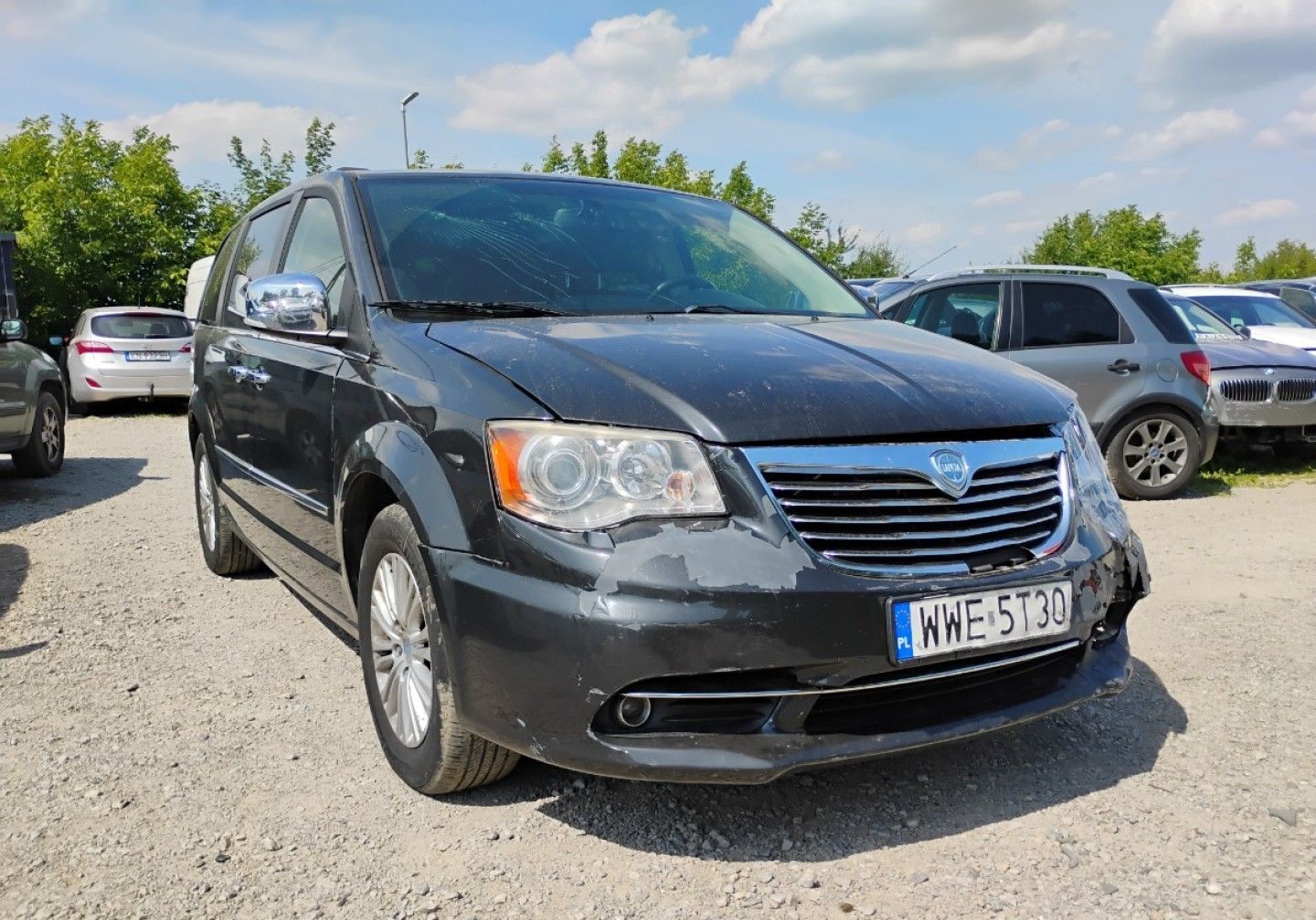 Lancia Voyager 11/2012r, Salonowa 2.8 Diesel. AUTOMAT, Uszkodzony lewy przód. Jeździ.