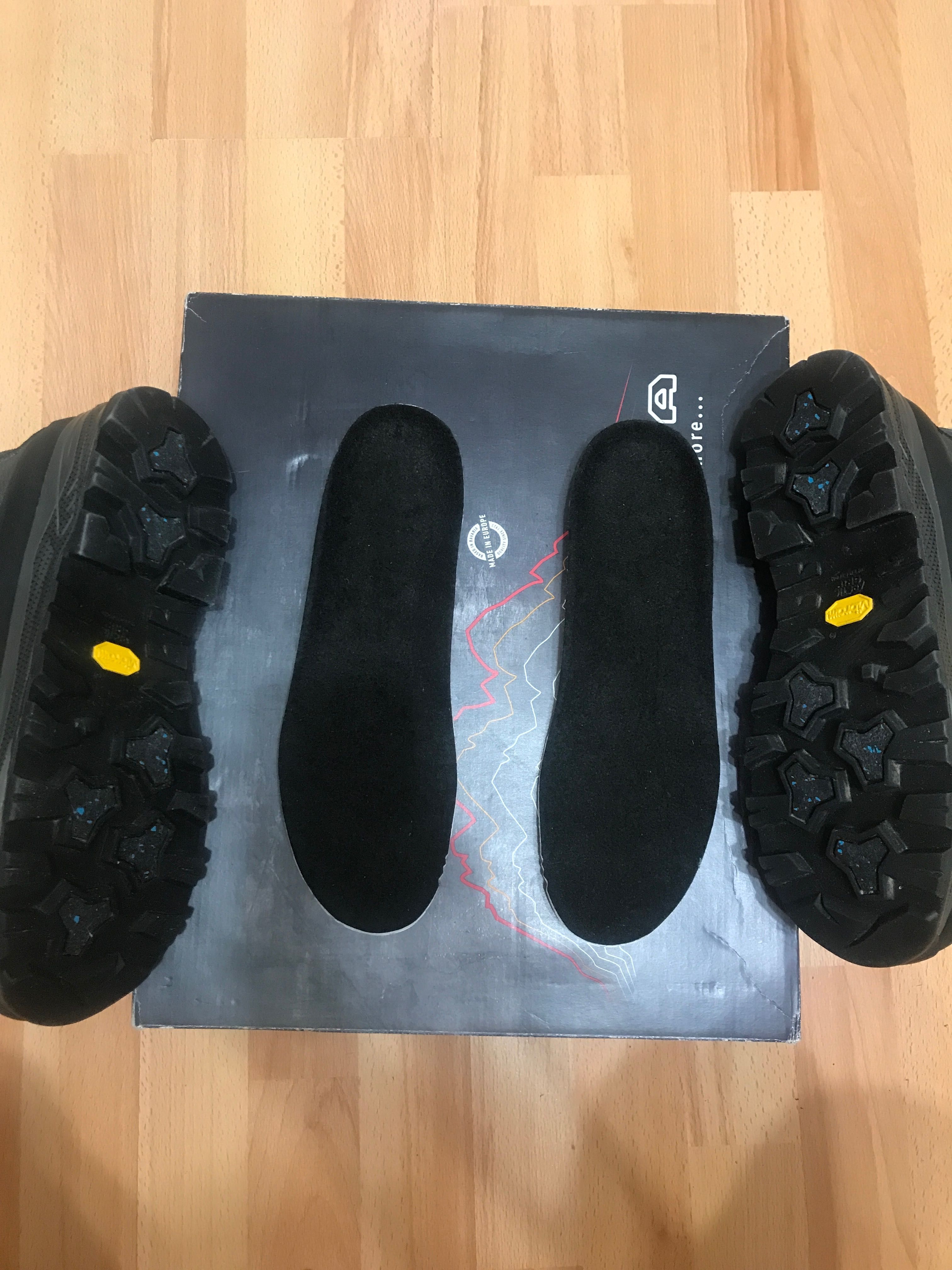 Зимние мужские ботинки "Lowa Tibet Superwarm GTX" 41