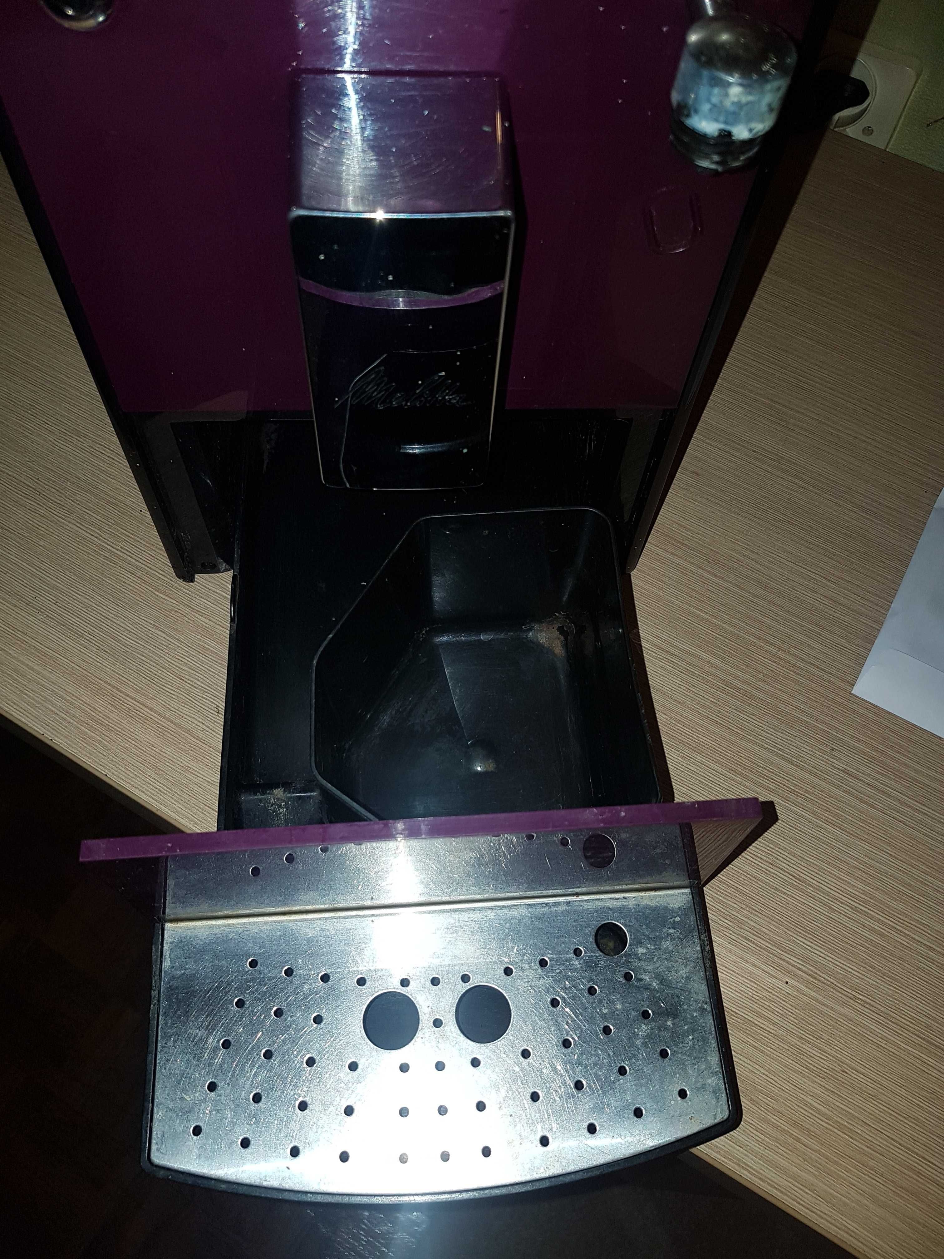 Ekspres ciśnieniowy do kawy MELITTA typ E 955-101