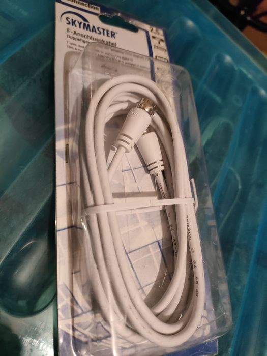 Kabel antenowy - wtyk F, przewód 2,5m - NOWY