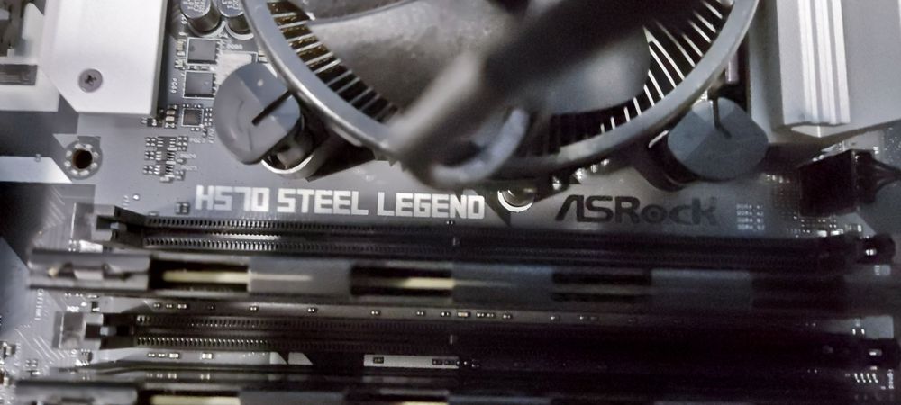 Продам комплект: материнська плата ASRock H570 Steel Legend (BIOS P2.2