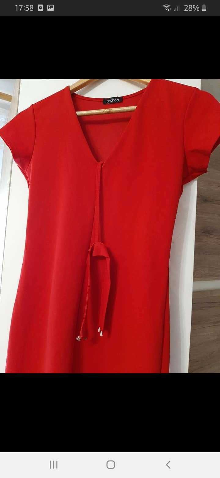 Czerwona prosta sukienka (rozmiar XS)