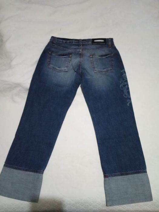 Jeans 36, como novas, detalhe flores, da TAVAR