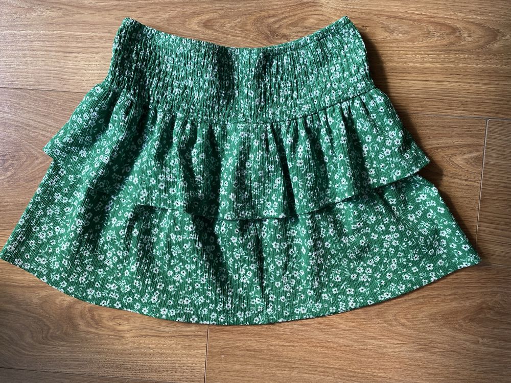 C&A. Spódniczka. Rozmiar 146. W bardzo dobrym stanie.