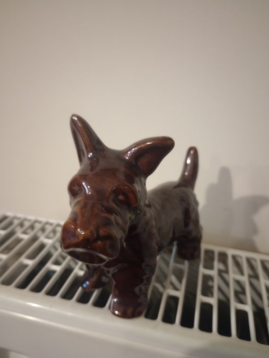 Stara ceramiczna figurka Pies Terrier