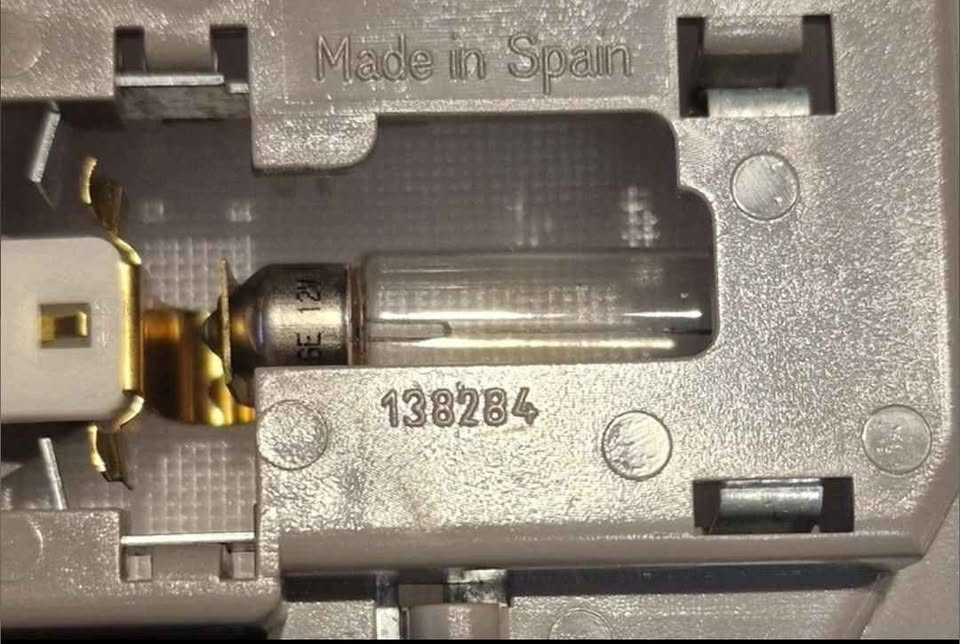 Luz interior Nissan terrano 2 Ford Maverick NOVO ORIGINAL hella