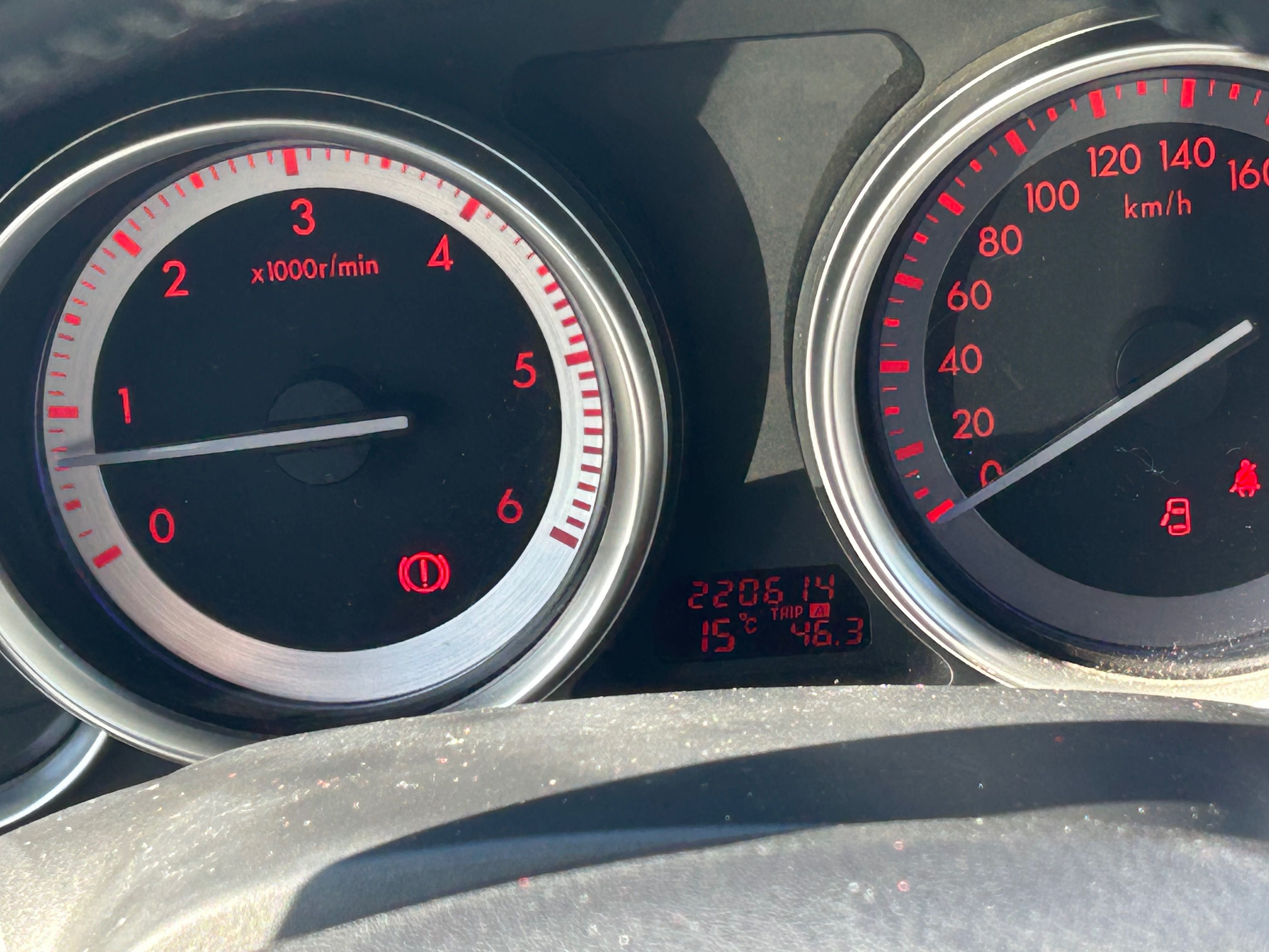 Mazda 6 em bom estado