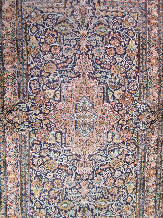 Dywan jedwabny ręcznie tkany przytarty ale warto zerknąć