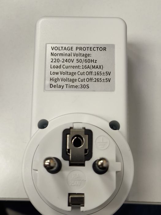 Poзeткa зaxисту від напруги змінного струму 220 B 16А