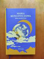 Książka - historia, codzienność, opowieść - "Dwa księżyce".