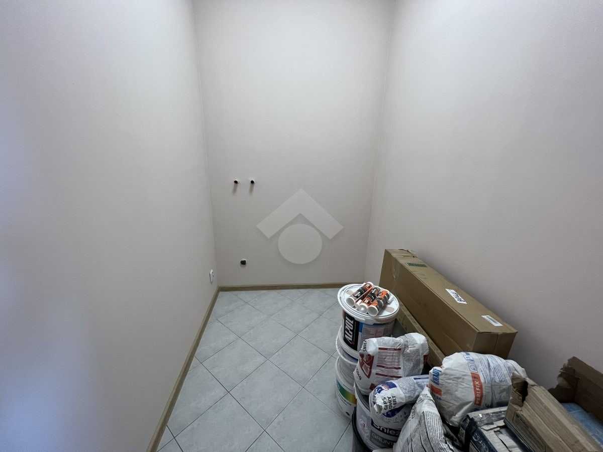 lokal użytkowy, 5pomieszczeń, po remoncie, parking, autobus, tramwaj