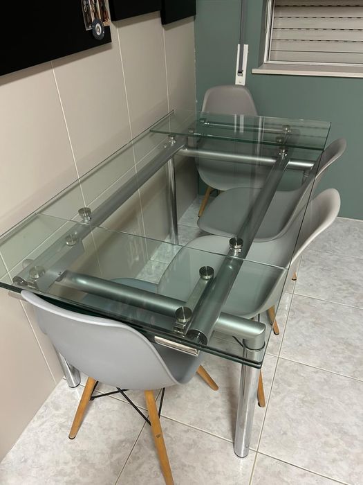 Mesa extensível muito resistente