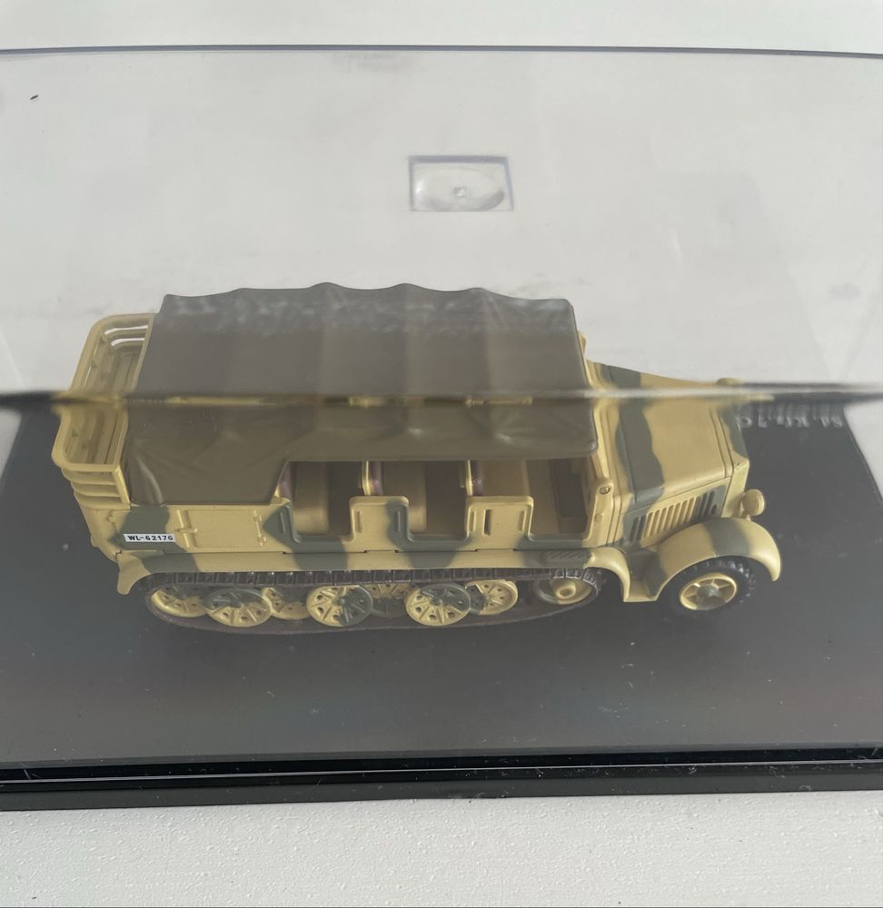 Hobby Master Sd. Kfz.7 German 8 Ton Half Track - model 1:72