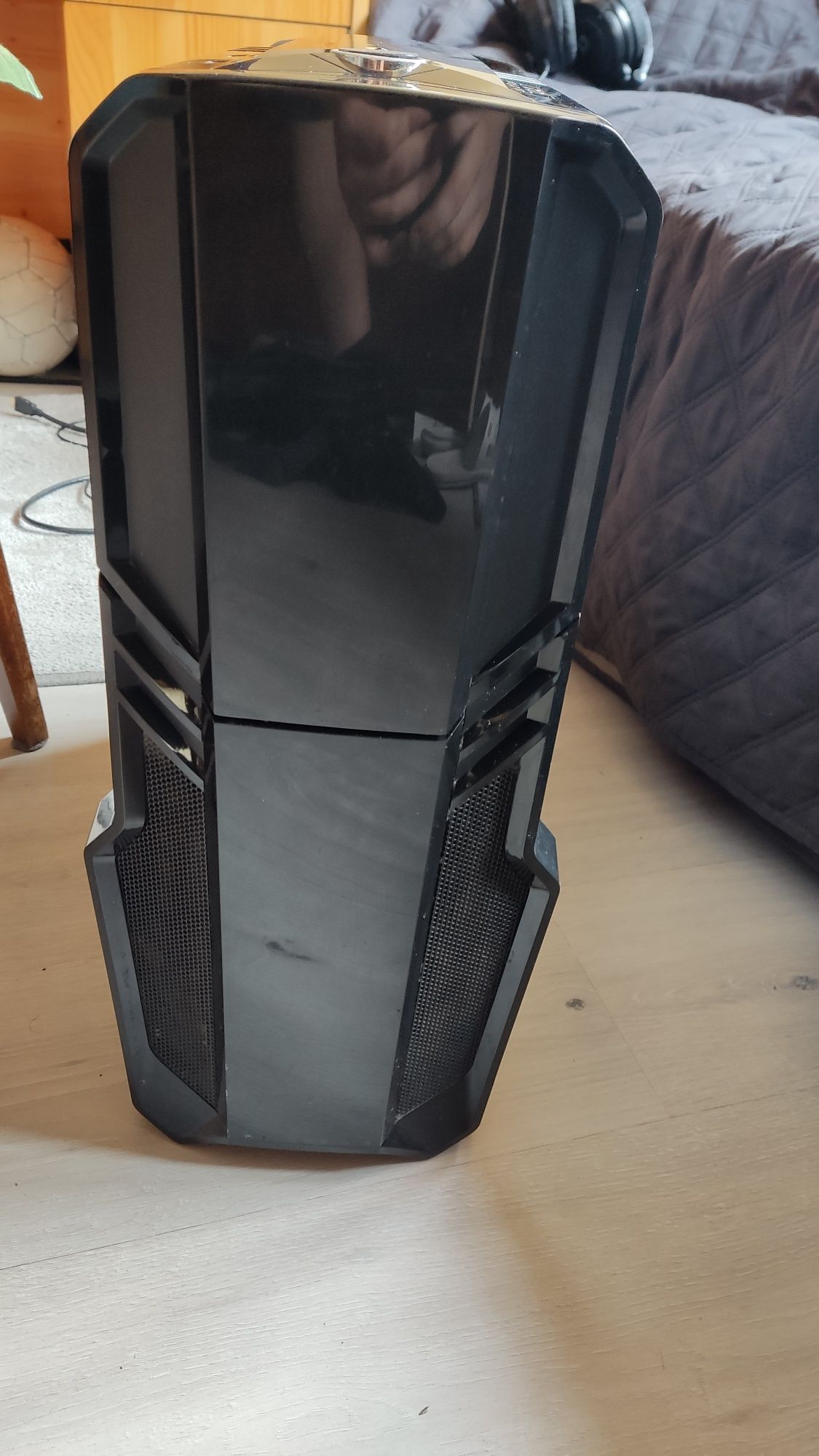 Komputer Stacjonarny i3-8100 gtx 1050Ti + monitor HP 201
