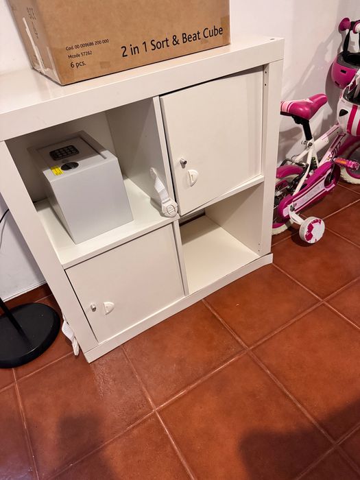 Móvel de sala de 4 cubos