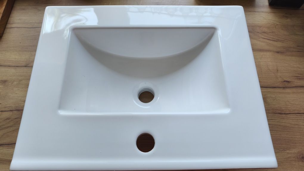 Umywalka ceramiczna CFP 50 Comad