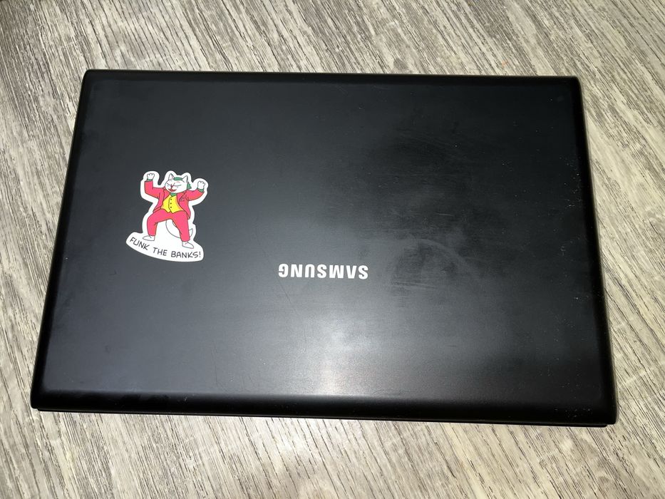 Ноутбук samsung  NP-R517 возможен обмен