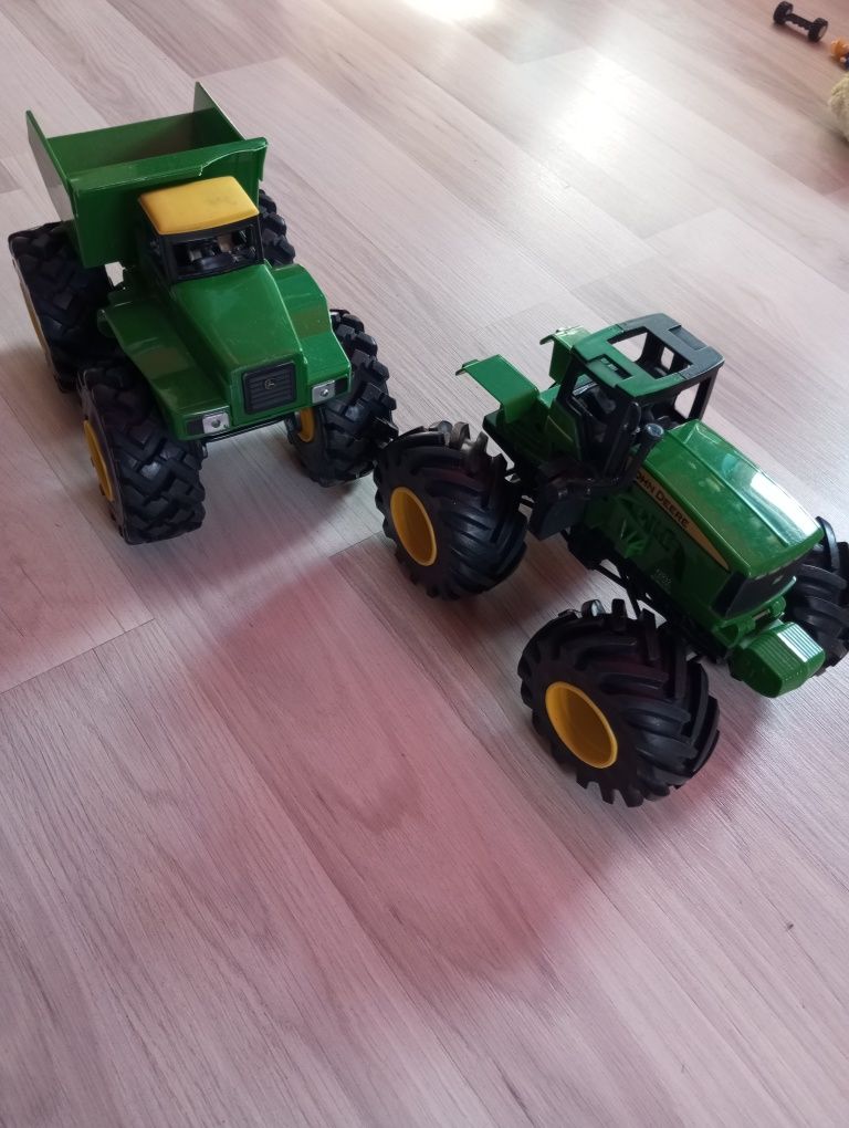 Wywrotka monster truck John Deere na baterie