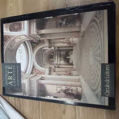 vendo Historia da arte larousse  (3 volumes)