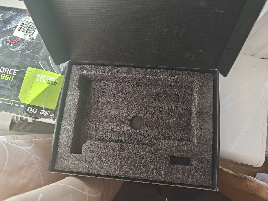 Коробка від відеокарти Geforce