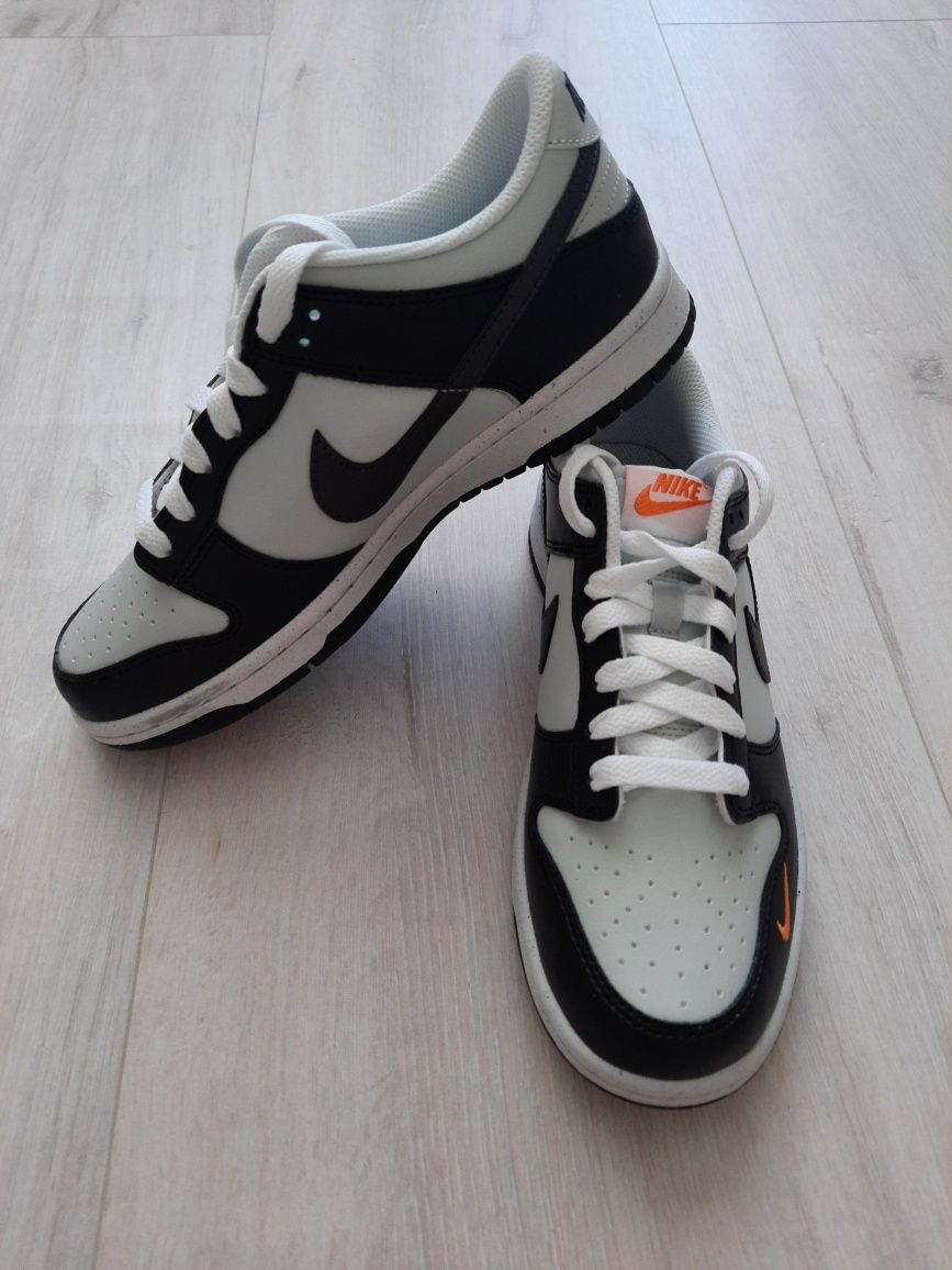 Оригінальні жіночі кросівки Nike Dunk Low (GS) Black Bright Mandarin F