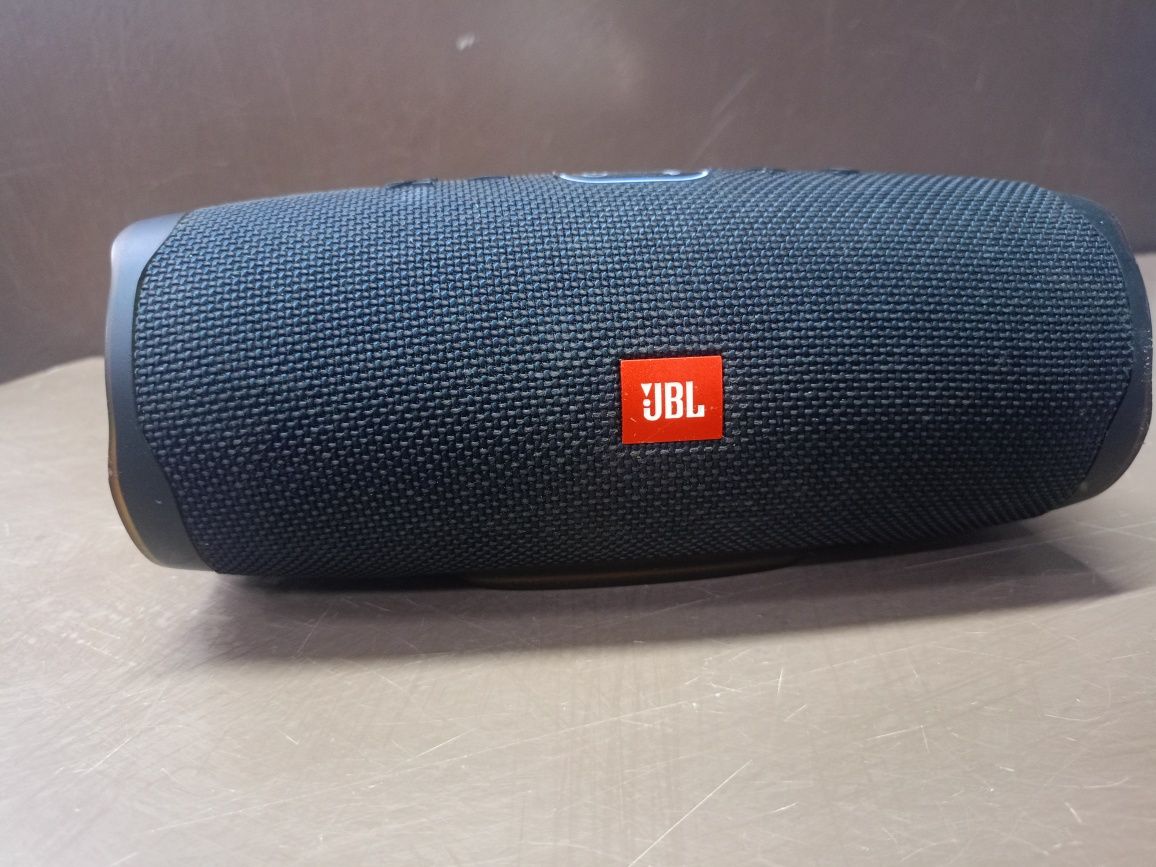 Jbl change 4 black