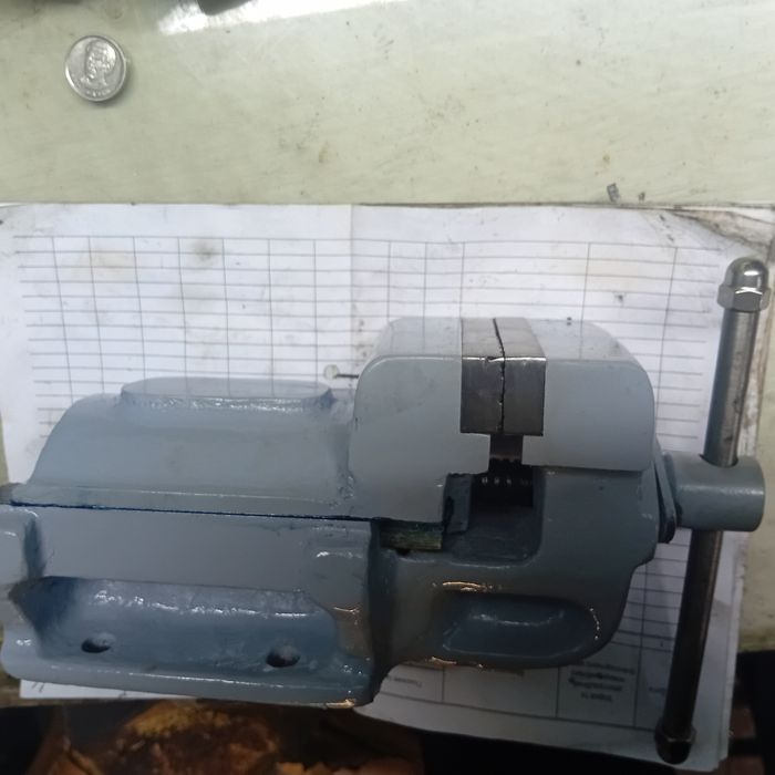 Тиски  ссср      советских времен.