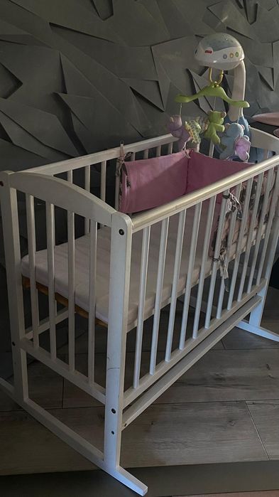 Sprzedam łóżeczko bujane wraz z akcesoriami