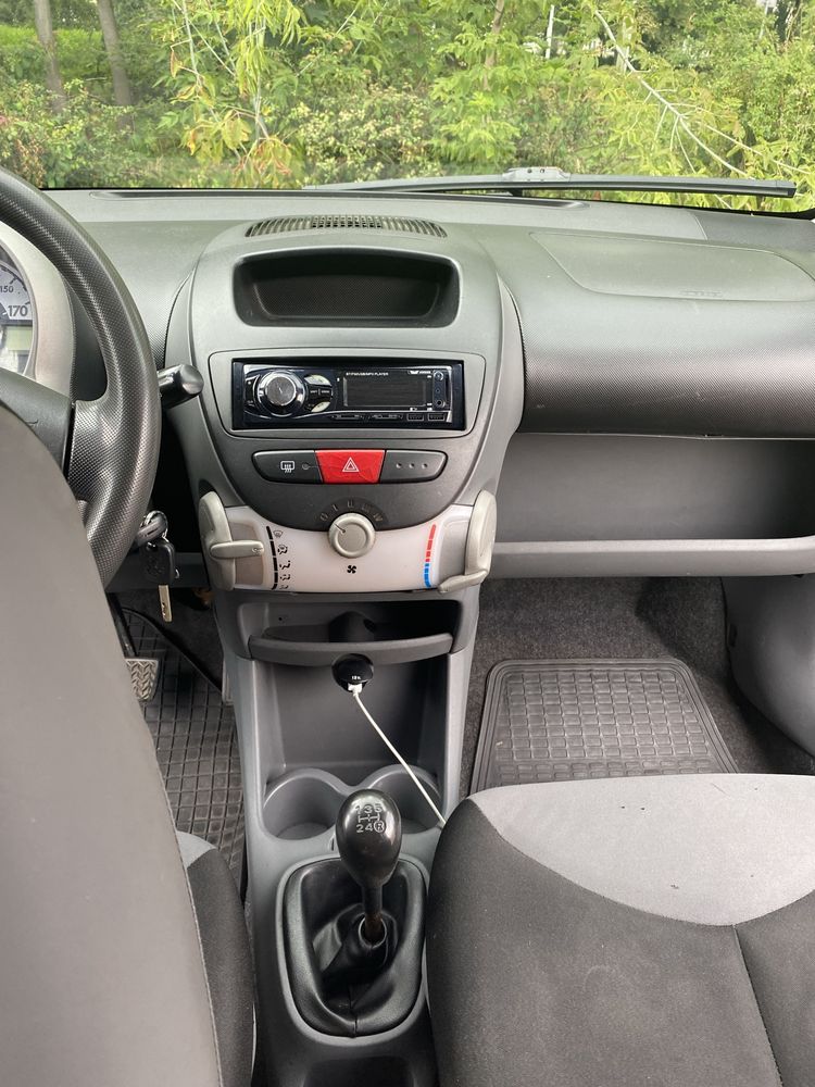 PEUGEOT 107 (2006) Hatchback