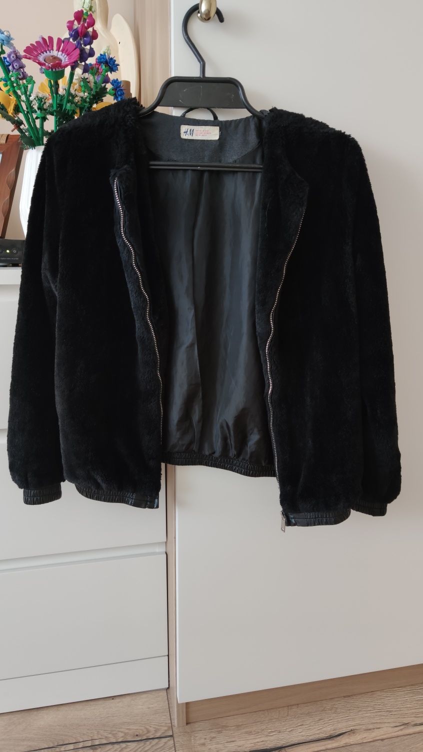 Czarne  futerko dla dziewczynki r. 152  H&M
