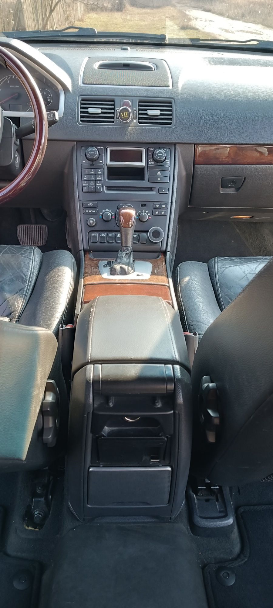 Volvo XC-90 . Полный привод !