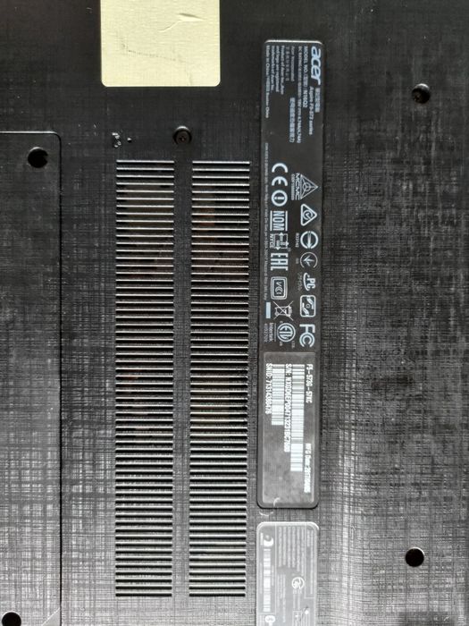 Laptop Acer Aspire F5  I5/GeForce GTX 950/256 SSD + 1000 GB HDD