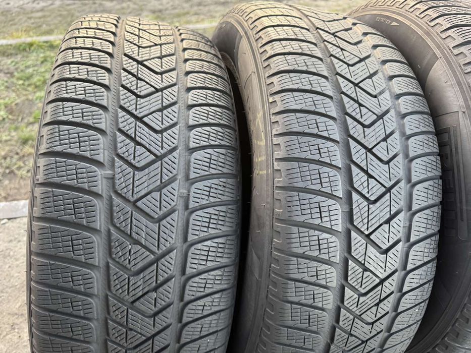 Зимові шини PIRELLI 235/60 R18