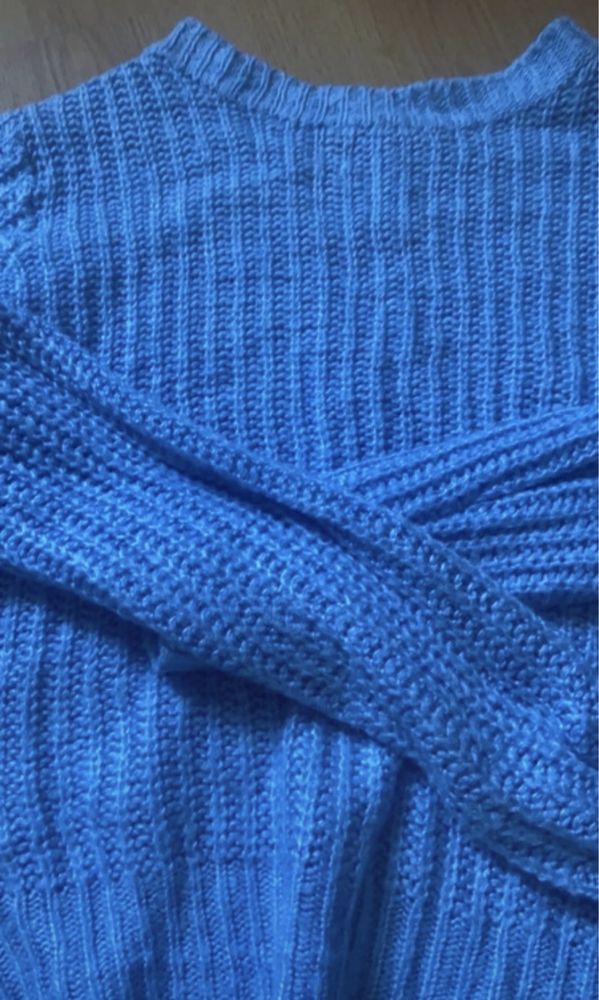 Sweterek niebieski