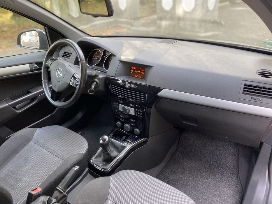 Продам OPEL ASTRA H 2010 рік