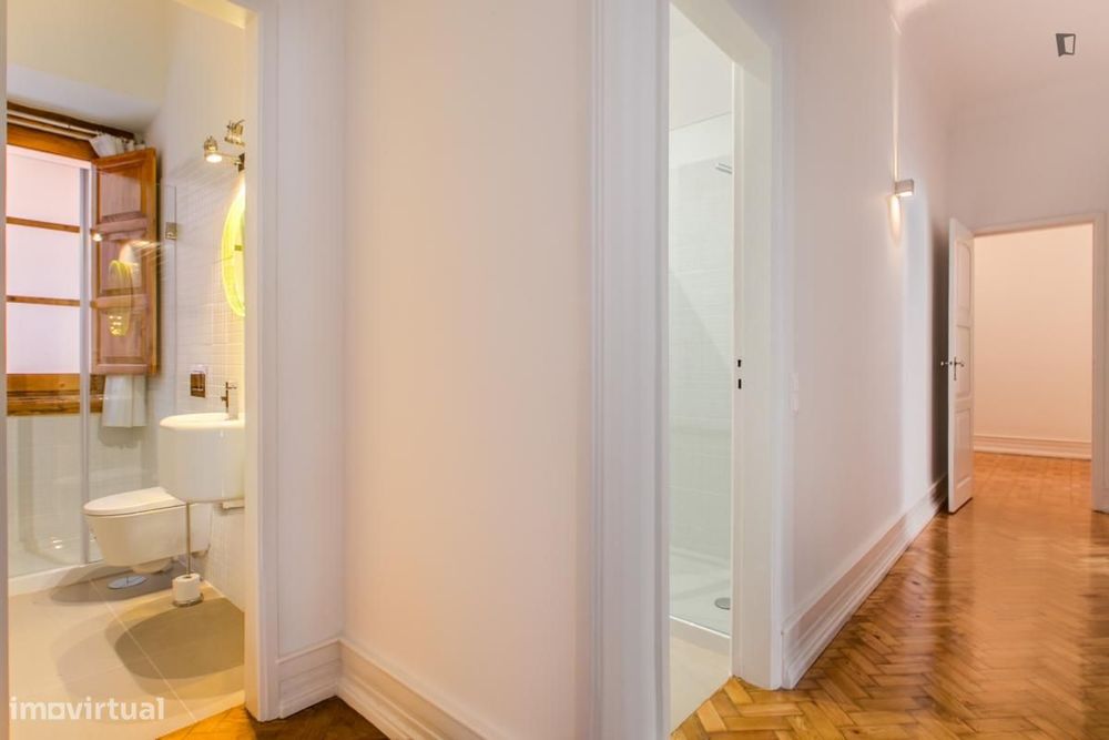 Quarto - localizado em Alcântara Lisbon