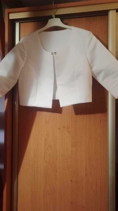 Piękne bolerko ślubne atłasowe