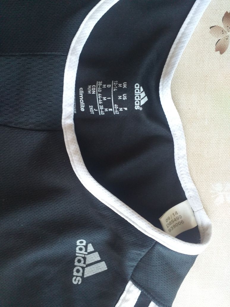 Футболка жіноча Adidas р.M чорна