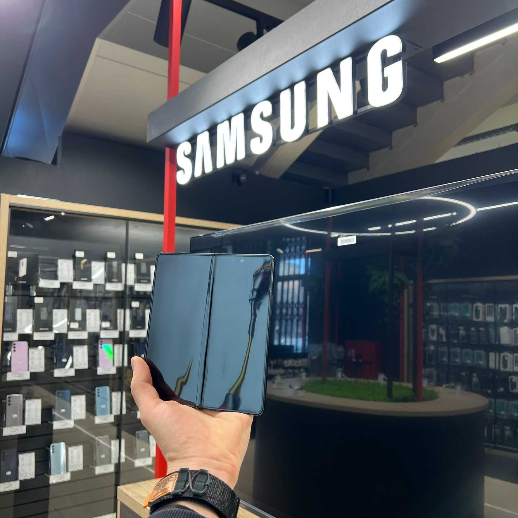 Samsung F946 (Galaxy Fold 5) 12/512GB