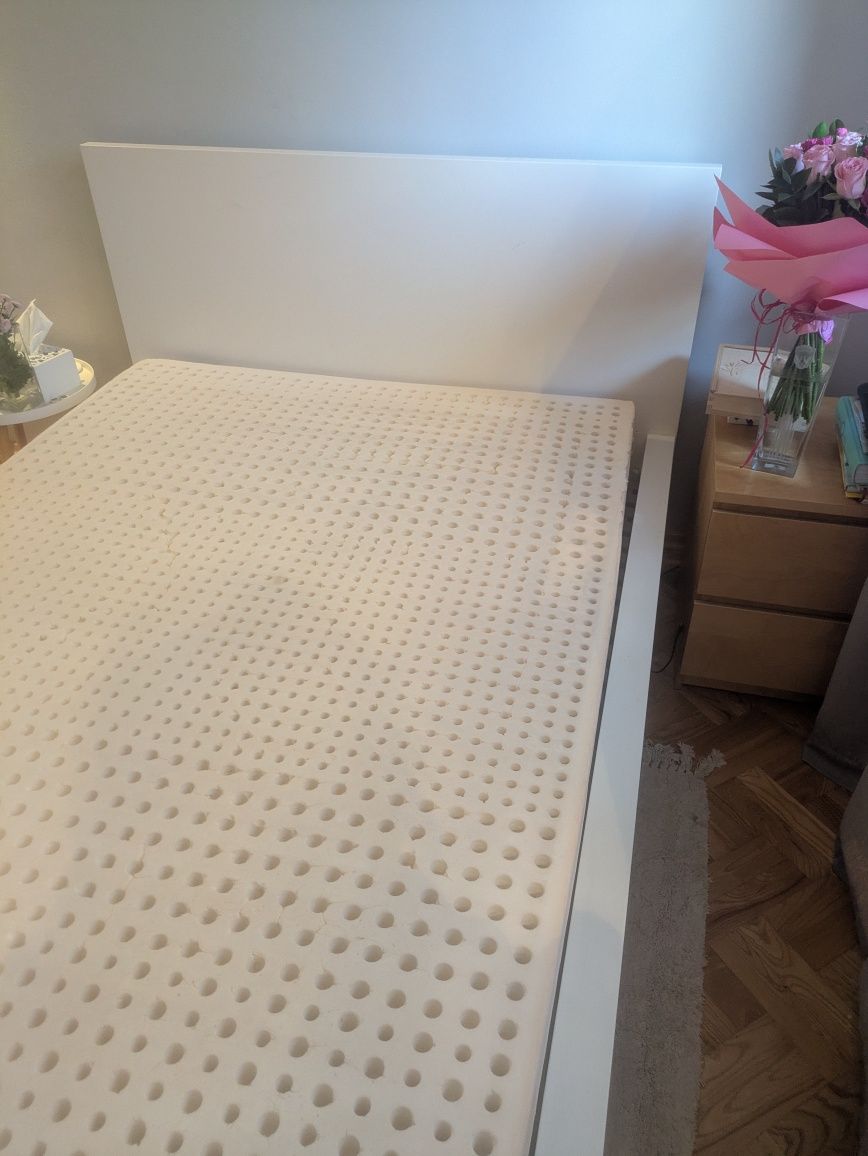 Łóżko Ikea Malm białe 160 x 200 ze stelażem i materacem