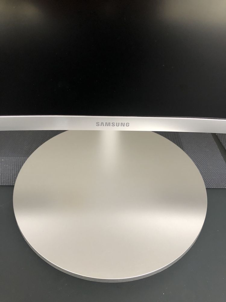 Продам Монітор Samsung з вигнутим екраном (c27f591fdi)