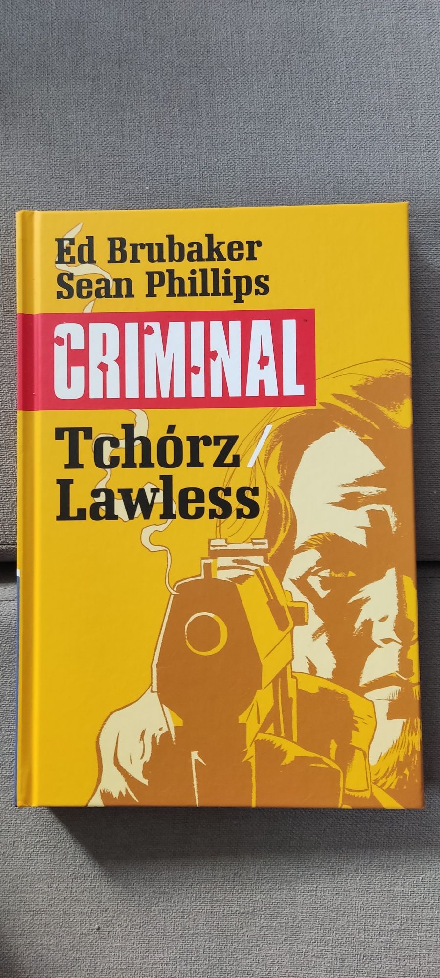 Criminal Tchórz Lawless Brubaker Phillips
