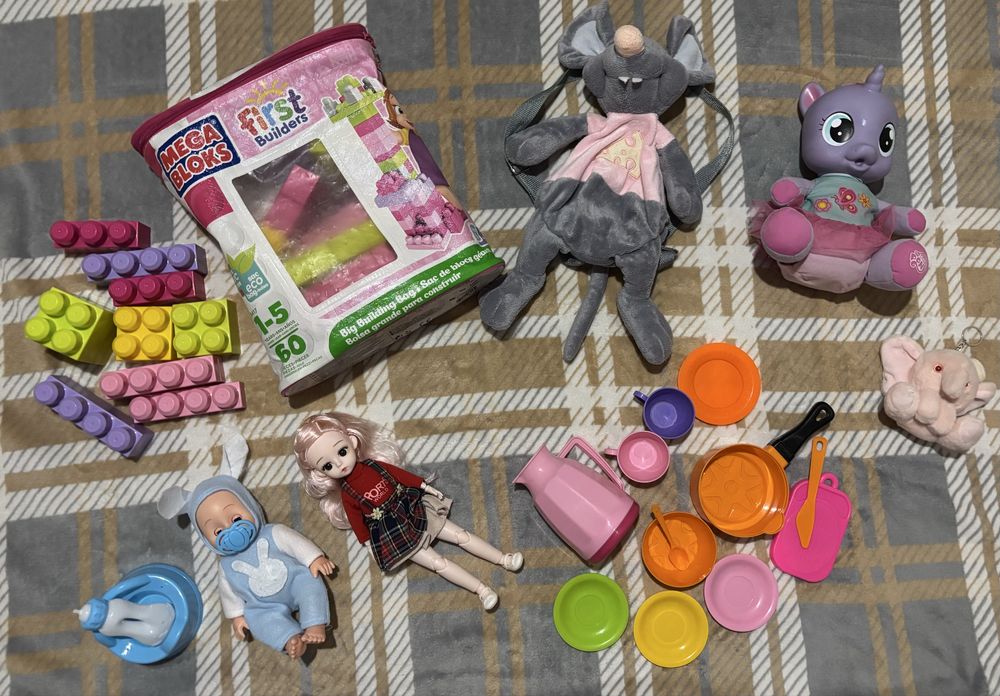 Іграшки для дівчинки