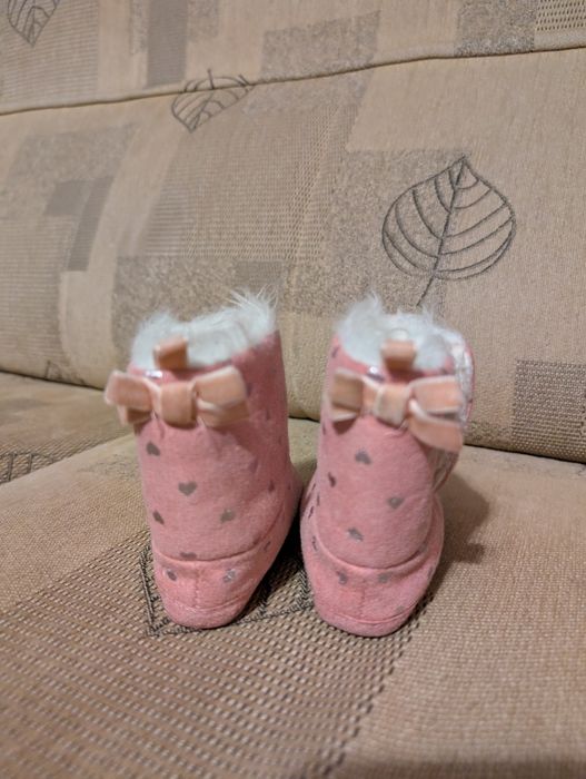 Ciepłe niechodki dziewczęce 6-9mies. (roz. 74)